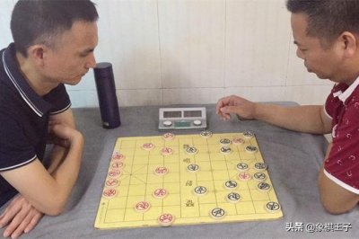 ​象棋界出现让双马下法，加让八分钟时间，据说当年杨官璘很有研究