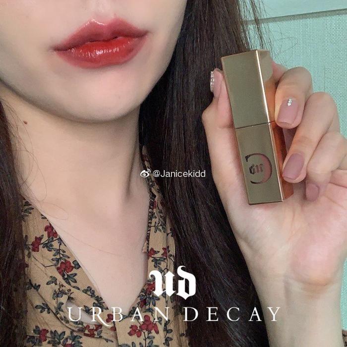 ✨ 
Urban Decay Vice Lip Chemistry Lasting Glossy Tint 试色分享