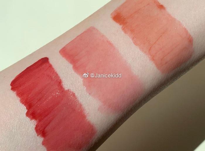 ✨ 
Urban Decay Vice Lip Chemistry Lasting Glossy Tint 试色分享